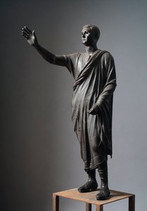 Aule Metele (Oratorn), romersk talare - etruskisk bronsskulptur, h: 179 cm, ca.90-70 f.Kr., från Pila, Italien - etruskisk civilisation: "" Magistraten i Perugia Aulus Metellus säger Talaren eller Arringatore"" ” Bronsskulptur av Etruscan