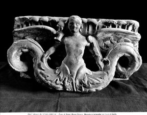 Avsats med figuren Scilla (terrakotta) av Etruscan