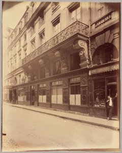 Rue de Valois 6-8 av Eugène Atget