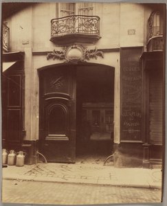 Hus, 10 rue du Petit-Pont, rivet av Eugène Atget