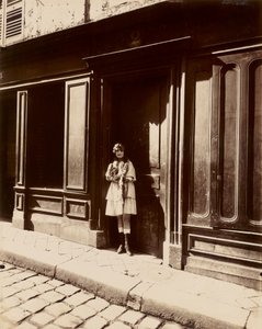[Versailles, bordell, Petit Place, mars 1921 (bordell, Versailles, Petit Place, mars 1921)] av Eugène Atget