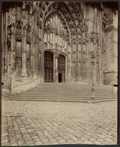 Beauvais, katedralporten av Eugène Atget