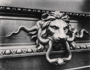 Lejondörrknacker, Paris av Eugène Atget