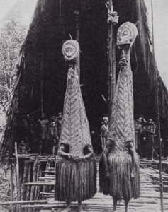 Tabubelagda troll i Nya Guinea (s/v foto) av European Photographer