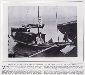 Reser på "Stora floden", en missionär och hans familj går uppför Yang-tze-Kiang (s/v foto) av European Photographer