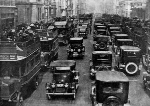 Trafik på 5th Avenue sett från ett kontrolltorn, New York City, USA, c1930-talet.