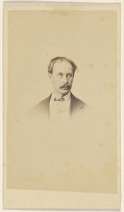 [Oidentifierad man med mustasch, i vinjettstil] av F. Schwarzschild
