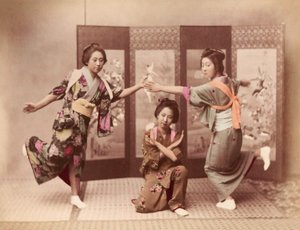 Flickor som dansar ca 1895 (foto)