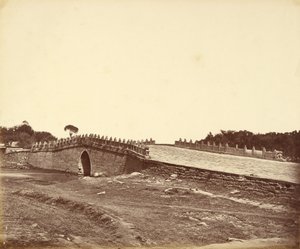Bron vid Pa-lu-chian, skådeplatsen för striderna med kejserliga kinesiska trupper nära Pekin, 21 september 1860 av Felice Beato