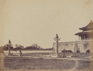 Ingången till Vinterpalatset, Pekin, 29 oktober 1860 av Felice Beato