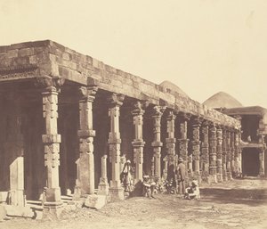 Interiör av det hinduiska templet i Kootub av Felice Beato