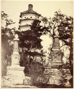 [Pagod uppe på berget, - Sommarpalatset, Yuen-Ming-Yuen, Peking] av Felice Beato