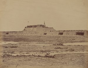 Den bakre delen av norra fortet efter dess tillfångatagande, visar den kinesiska arméns reträtt, 21 augusti 1860 av Felice Beato