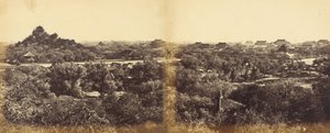 Utsikt över det kejserliga vinterpalatset, Pekin, visar den konstgjorda kullen, 29 oktober 1860 av Felice Beato