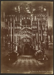 Interiör av Heliga gravens kyrka, Jerusalem av Félix Bonfils