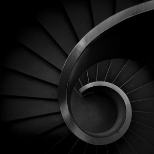 Elegant spiraltrappa av Fernando Correia da Silva