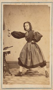 Porträtt av en kvinna,ca. 1863-1864 (foto) av Fernando Dessaur