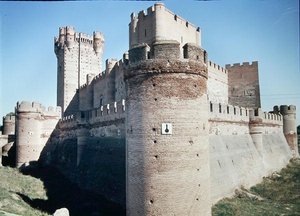 Utsikt över Castillo de la Mota, byggd för Juan II 1440 av Fernando de Carreno