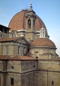 Exteriör vy av kyrkan San Lorenzo, delvis av Filippo Brunelleschi (1377-1446) 1400-1500-talet (Church of St Lawrence) Florens, Italien