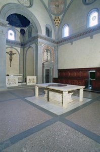 Utsikt över interiören, byggd c.1420-29 av Filippo Brunelleschi