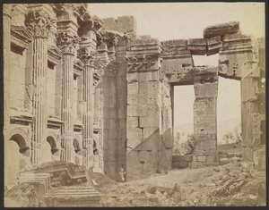 Interiör, Jupitertemplet, Balbek av Félix Bonfils