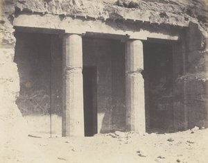 Béni-Haçan, Hypogean Architecture - Tomb of Névothph, 1851-52, tryckt 1853-54. av Félix Teynard