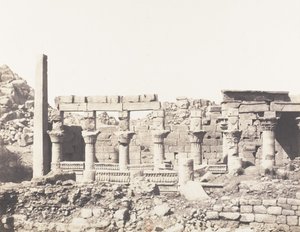 Ile de Fileh Philæ, edifice du Sud et Partie de la Colonnade Occiden..., 1851-52, tryckt 1853-54. av Félix Teynard