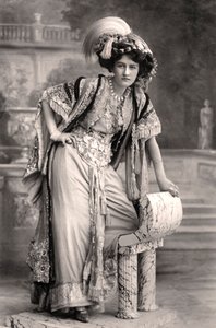 Elizabeth Firth, skådespelerska, 1908.