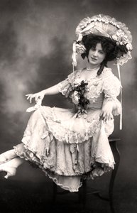 Fanny Dango 1878-1972, sångerska och dansare, tidigt 1900-tal.
