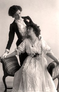 Lily Elsie 1886-1962 och Adrienne Augarde 1882-1913, engelska skådespelerskor, 1907.