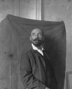 Francesco Paolo Michetti, självporträtt (s/v foto)