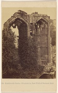 Kenilworth Castle - fönster i bankettsalens östra vägg av Francis Bedford