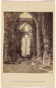 Tintern Abbey - interiör, vy mot öster av Francis Bedford