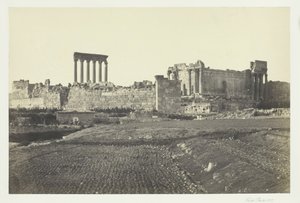 Baalbec, från söder, 1857. av Francis Frith