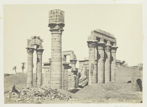 Kleopatras tempel vid Erment, nära Thebe av Francis Frith