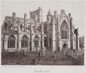 Melrose Abbey, ca 1857 (albuminutskrift) av Francis Frith