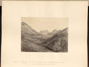 Berget Horeb (Sinai), "och hela berget låg i rök, ty Herren steg ned i eld". av Francis Frith