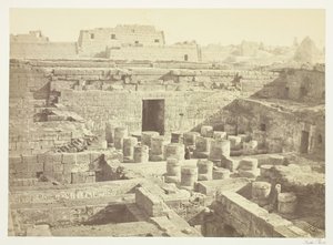 Ny utgrävning i Medinet-Haboo, 1860, tryckt 1862. av Francis Frith