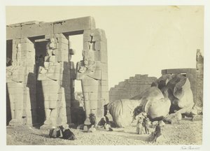 Osiris pelare och den stora stupade kolossen, vid Memnonium, Thebe, 1857. av Francis Frith