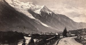 Panoramautsikt över Chamonix-Mont Blanc, i Frankrike av Francis Frith