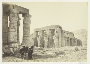 Memnonium, Thebe, från slätten av Francis Frith