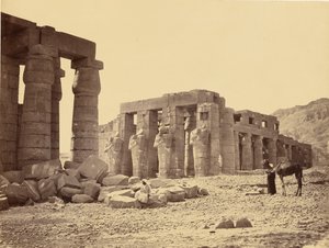 Ramesseum i El-Kurney, Thebe, andra vyn av Francis Frith