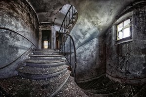 En övergiven spiraltrappa av Francois Casanova