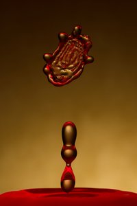 Dynamic Gold Red Splash av Francois Casanova