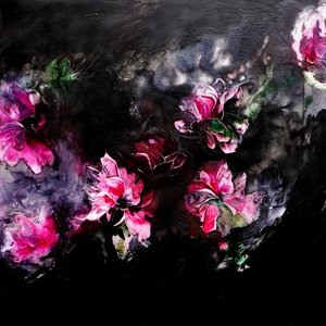 Stämningsfull abstrakt blomsterbild av Françoise Wattré