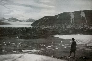 The Mouth of Dry Valley, Visar Commonwealth Glacier, 1912, 1913.