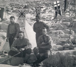 Det andra västerländska partiet vid Cape Geology på juldagen, 1911, 1913. av Frank Debenham