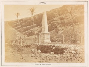 Pacific Station i HMS Triumph - Plåt 14, Cooks monument, Hawaii. av Frederick George Denham Bedford