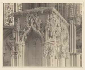 [Lincoln-katedralen, detalj av bärbart helgon] av Frederick H. Evans