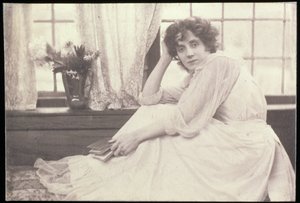 Porträttfotografi av Beatrice Stella Tanner (1865-1940), fru Patrick Campbell, av Frederick Hollyer (1837-1933). av Frederick Hollyer